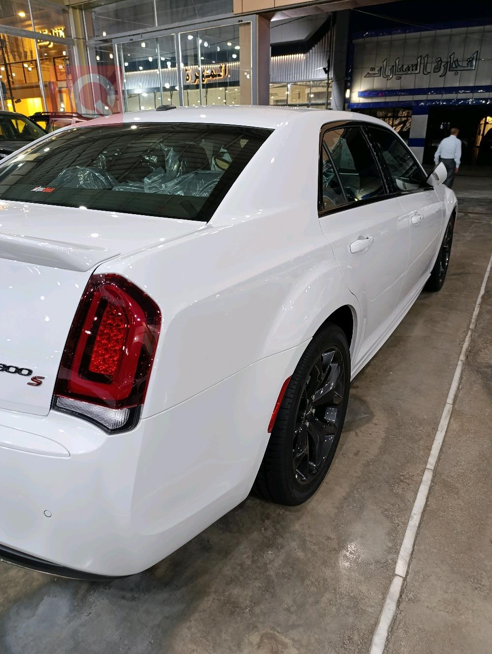كرايسلر 300
